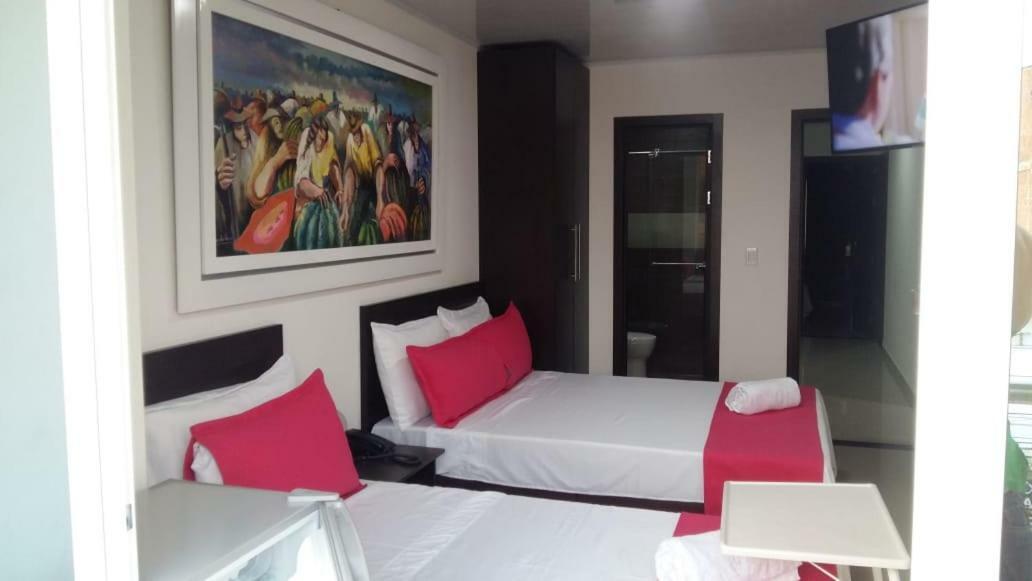 Hotel Giron Plaza Exterior photo